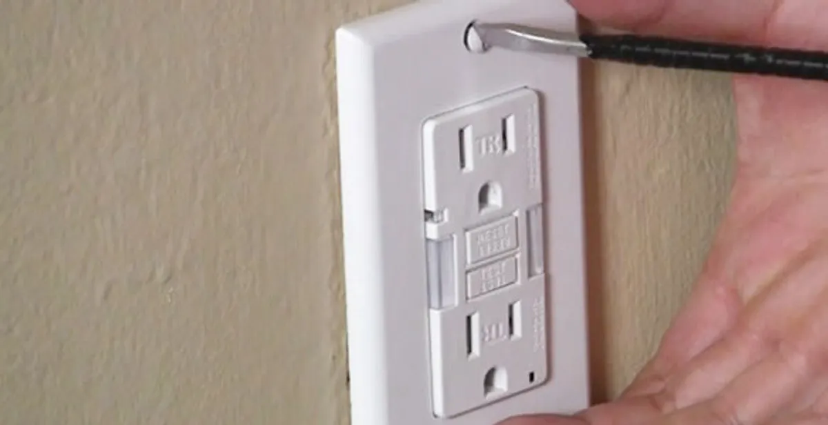 gfc outlets service securing and mounting ground fault circuit interrupter outlet by certified electricians in San Francisco, CA